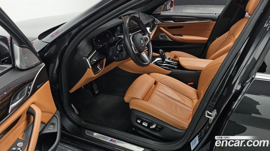 BMW 5-Series 520i M Sport, 2022