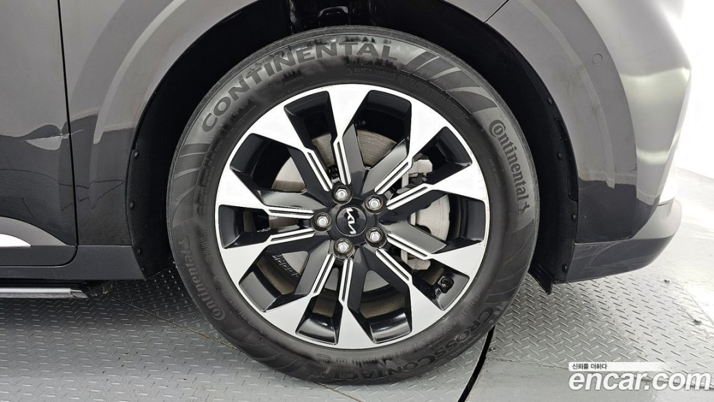 Kia Carnival 7-Seater Signature, 2023