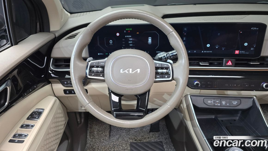 Kia Carnival 9-Seater Gravity, 2024