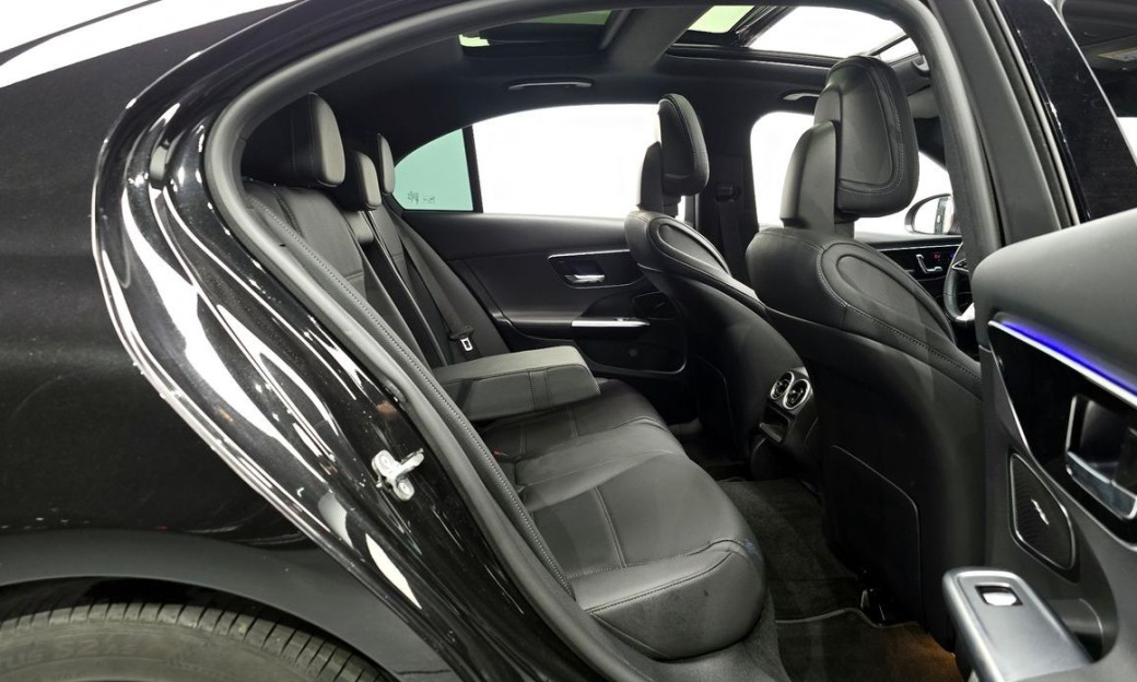 Mercedes-Benz C-Class C300 4MATIC Avantgarde, 2024