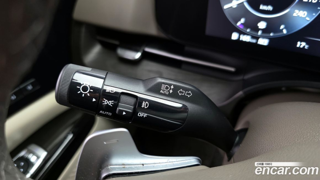 Kia Carnival 9-Seater Signature, 2023