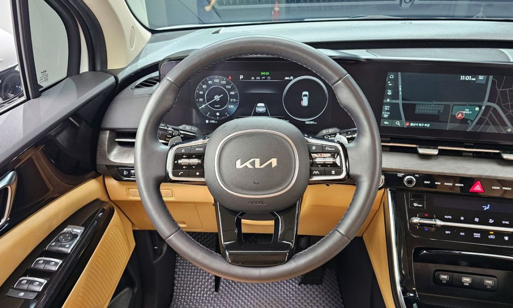 Kia Carnival 9-Seater Noblesse, 2023