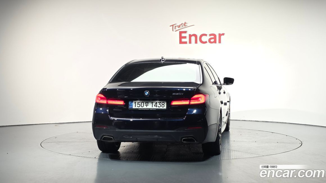 BMW 5-Series 530i M Sport Package, 2023