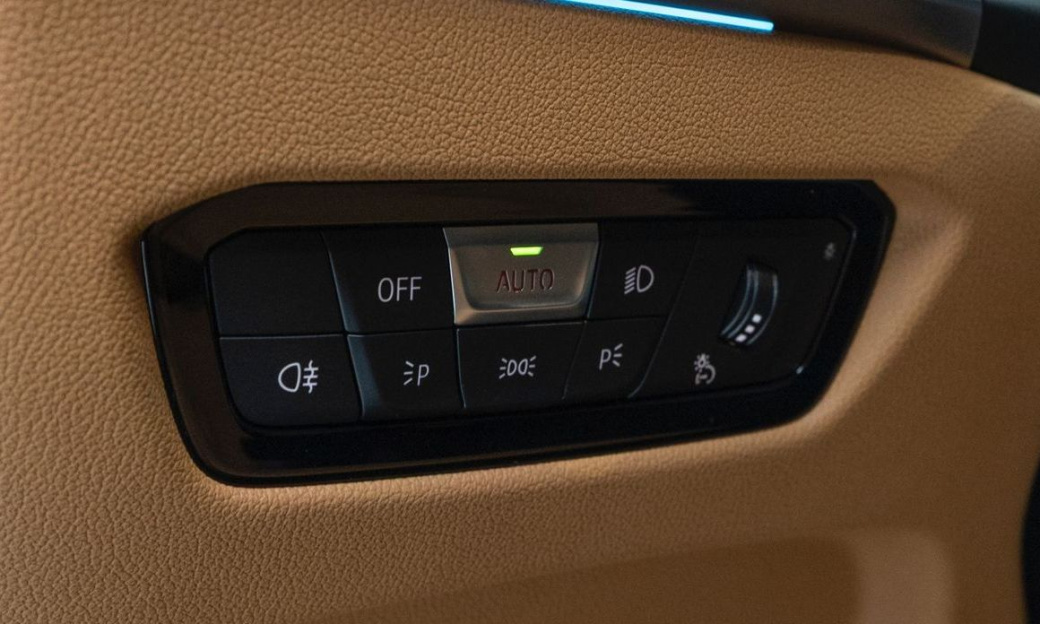 BMW 3-Series 320i M Sport, 2023