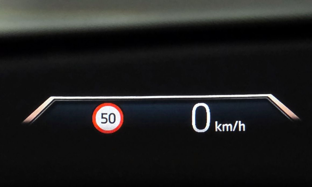 BMW 2-Series 220i Luxury, 2024