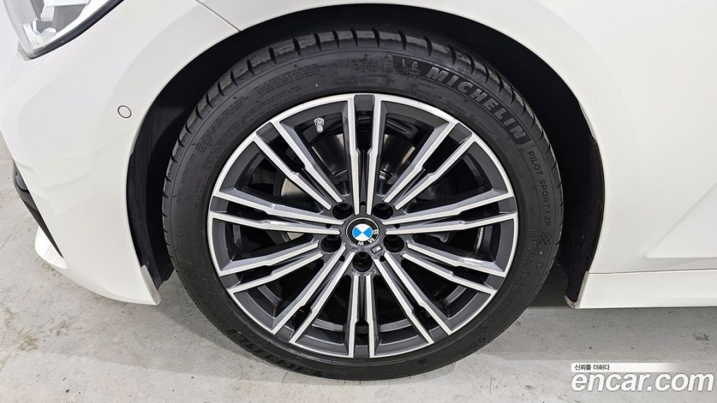 BMW 3-Series 320i M Sport, 2022