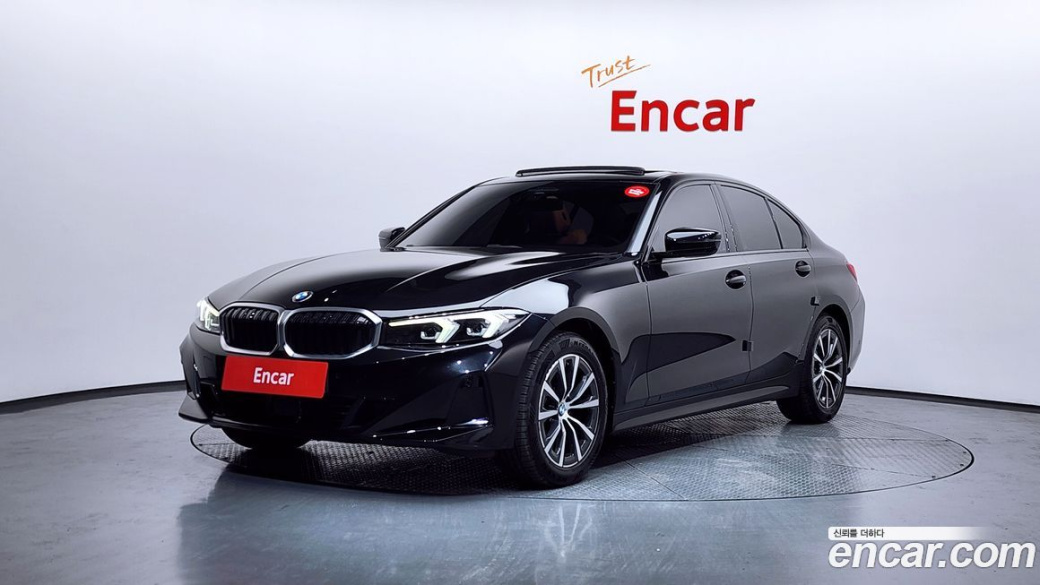 BMW 3-Series 320i Luxury, 2023