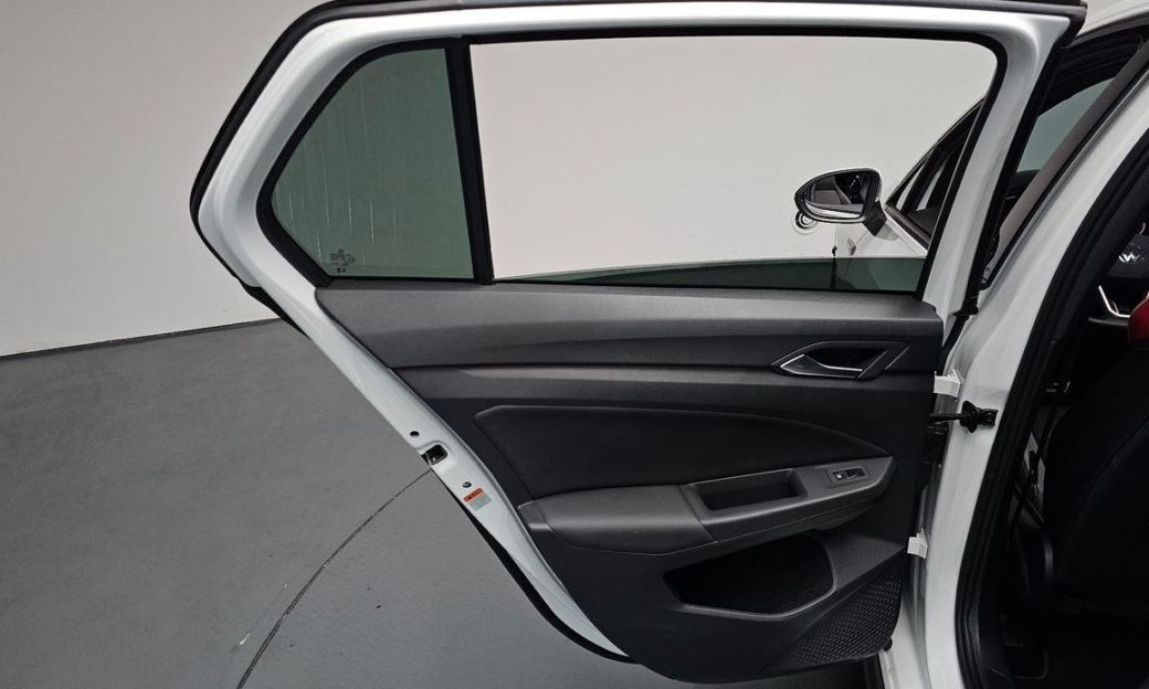 Volkswagen Golf 2.0 GTI, 2024