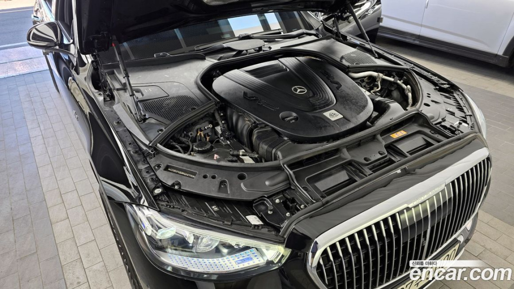 Mercedes-Benz S-Class Maybach S680 4MATIC, 2024