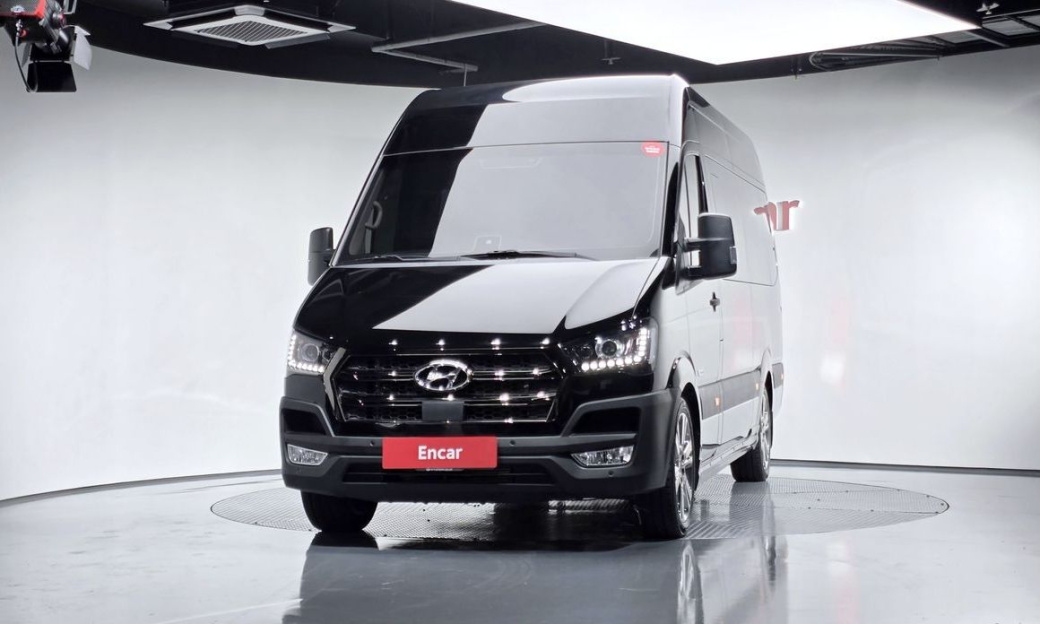 Hyundai Solati 11-Seater, 2021