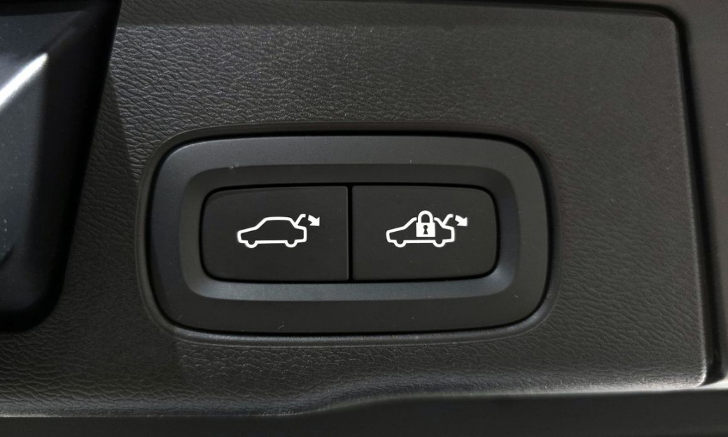 Volvo XC60 B6 Ultimate Bright, 2024