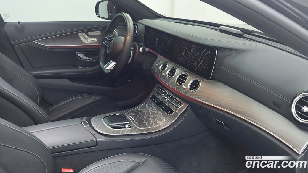 Mercedes-Benz E-Class E350 4MATIC AMG Line, 2022