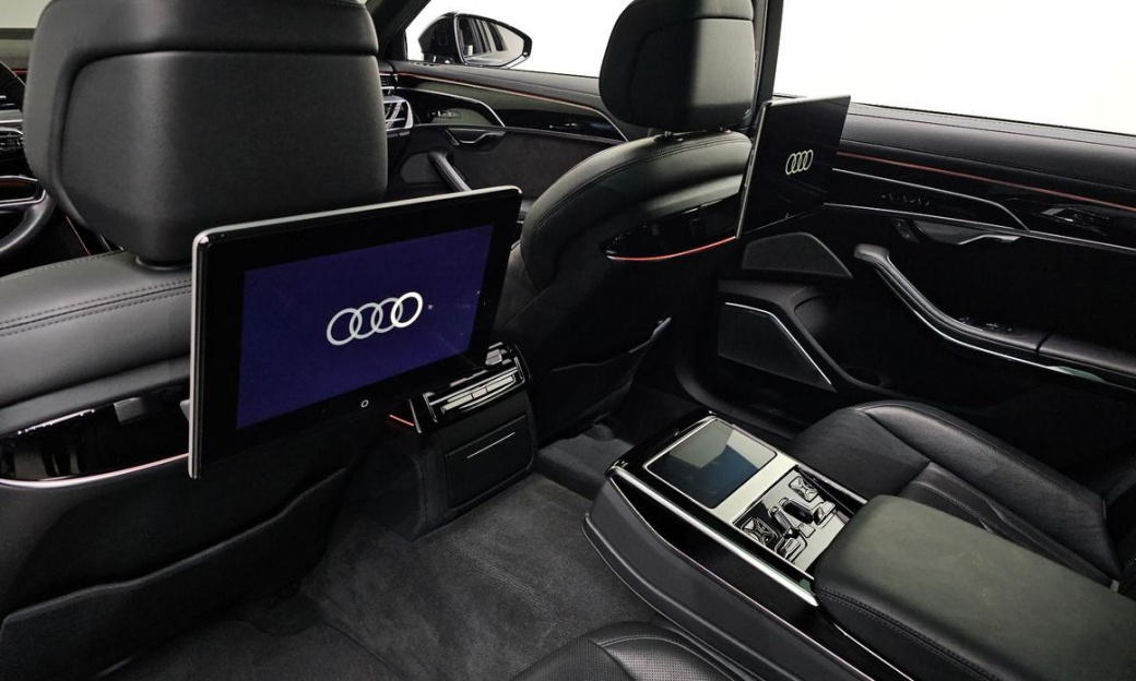 Audi A8 55 TFSI Quattro LWB, 2021
