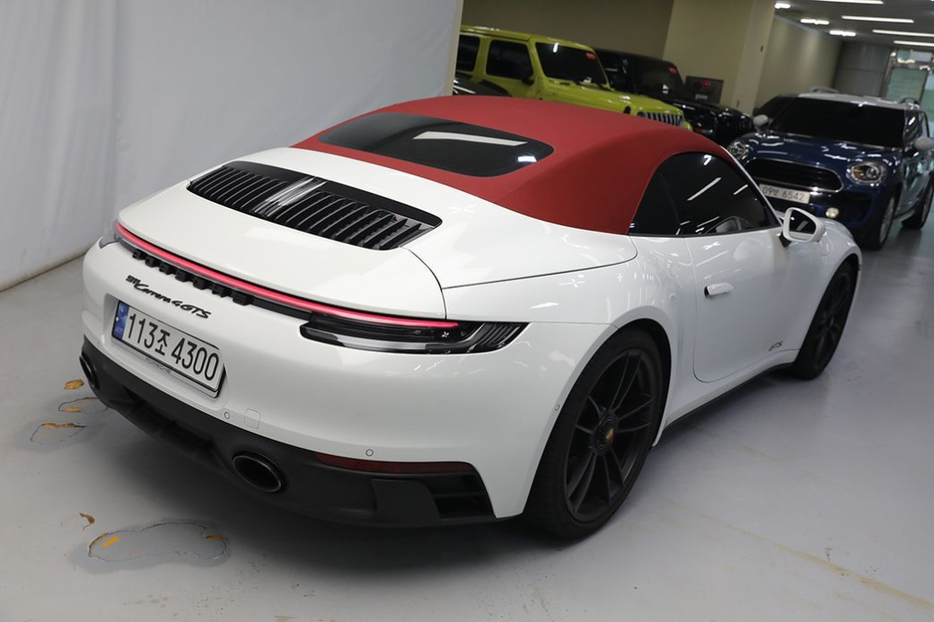 Porsche 911 Carrera 4 GTS Cabriolet, 2023