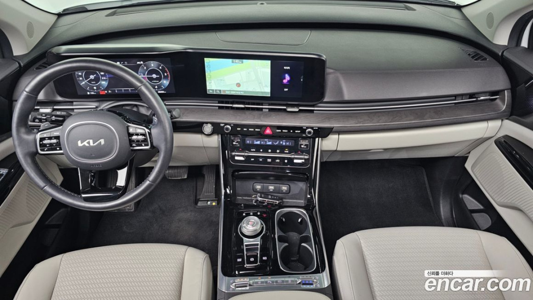 Kia Carnival 7-Seater Signature, 2023