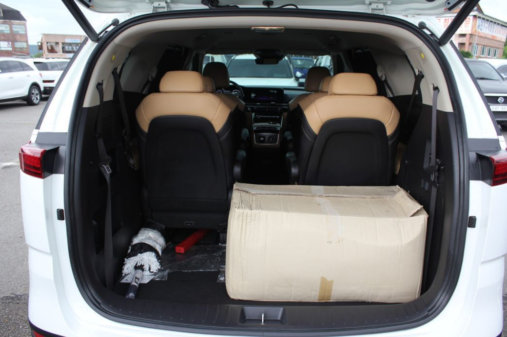 Kia Carnival 9-Seater Signature, 2023