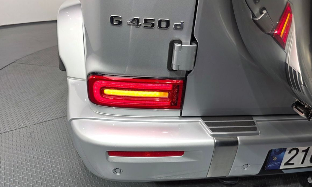 Mercedes-Benz G-Class G450d, 2025