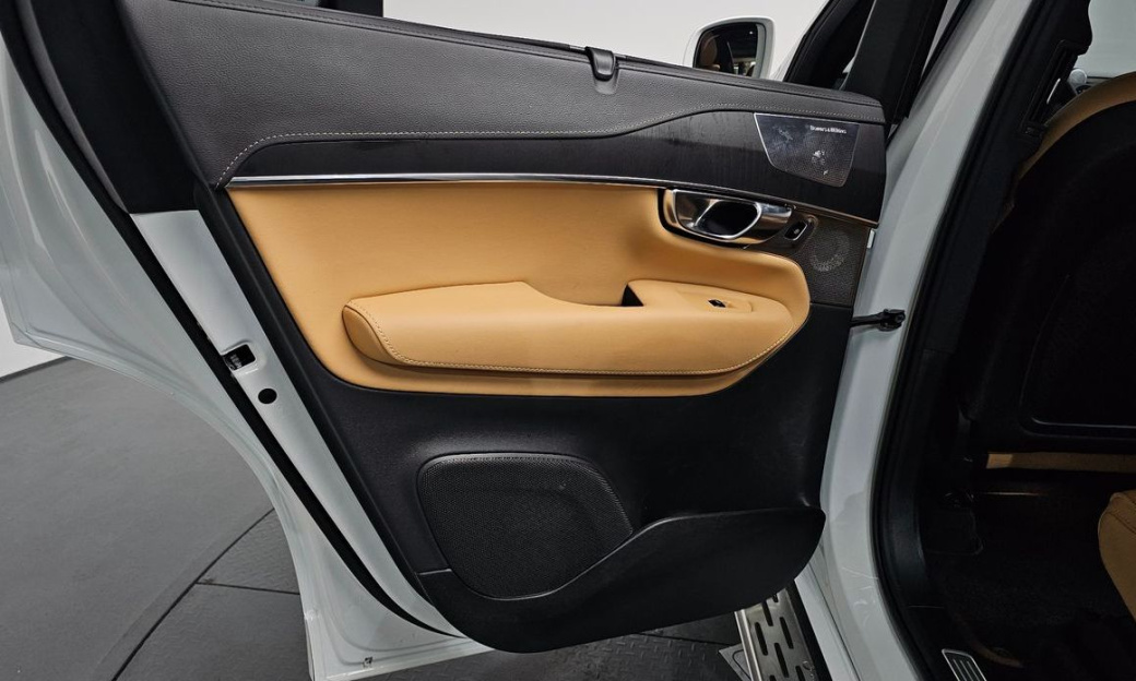 Volvo XC90 B6 Ultra Bright, 2025