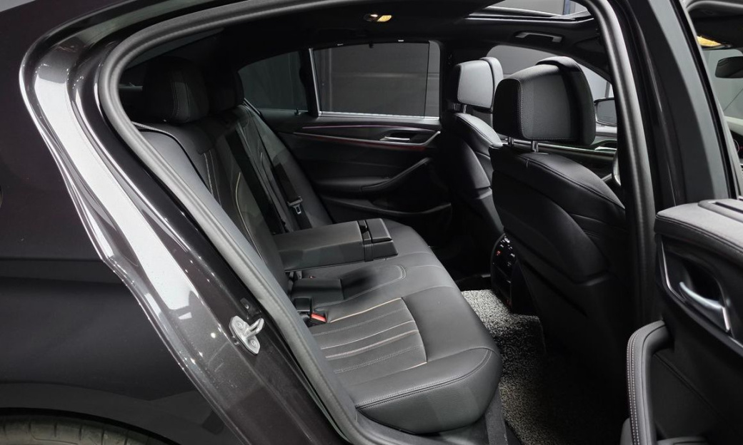 BMW 5-Series 520i M Sport, 2023