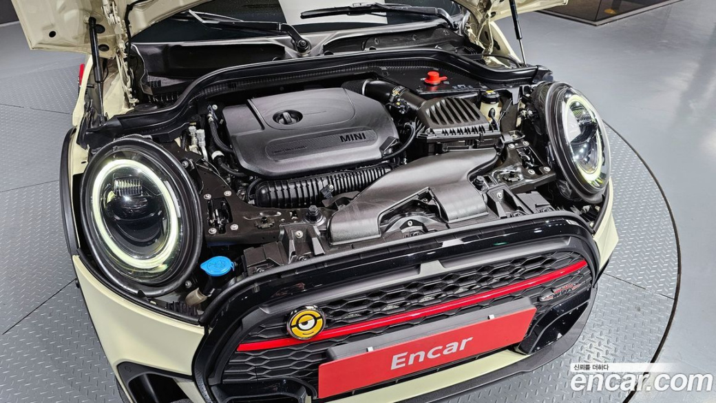 Mini Cooper Convertible JCW, 2022