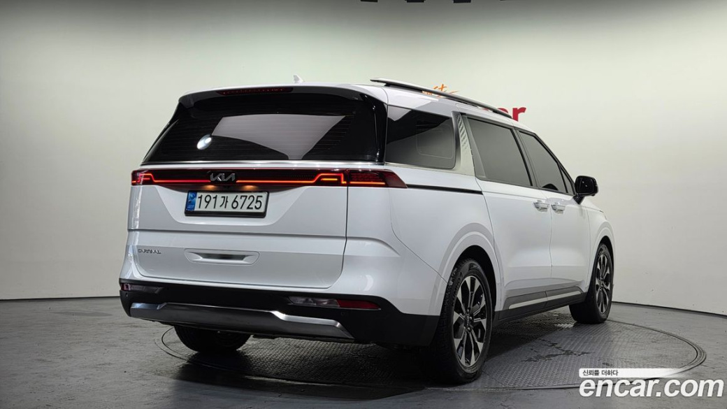 Kia Carnival 9-Seater Signature, 2023