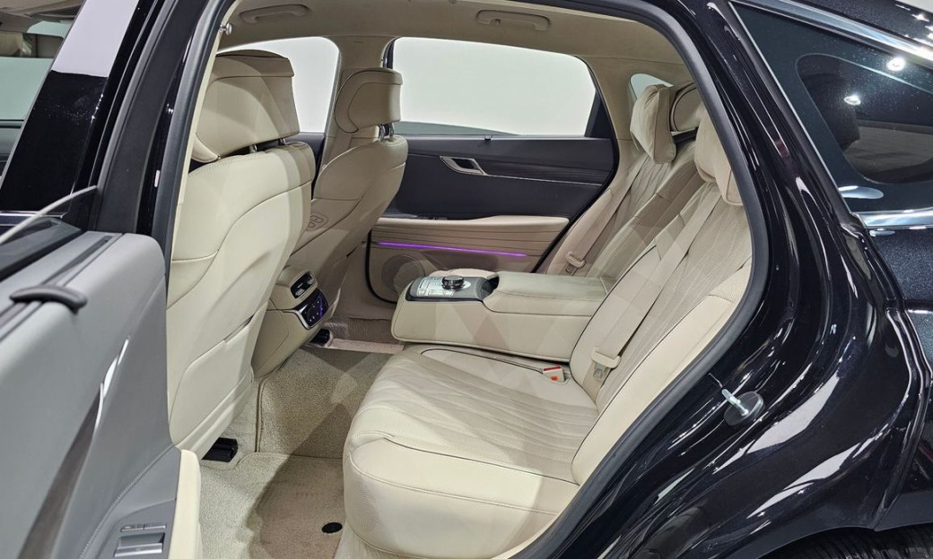 Genesis G80 Gasoline 2.5 Turbo AWD, 2025