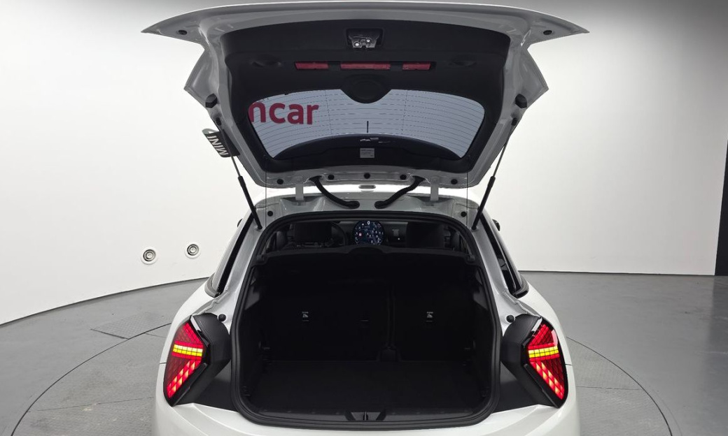 Mini Cooper 5Door Essential, 2025