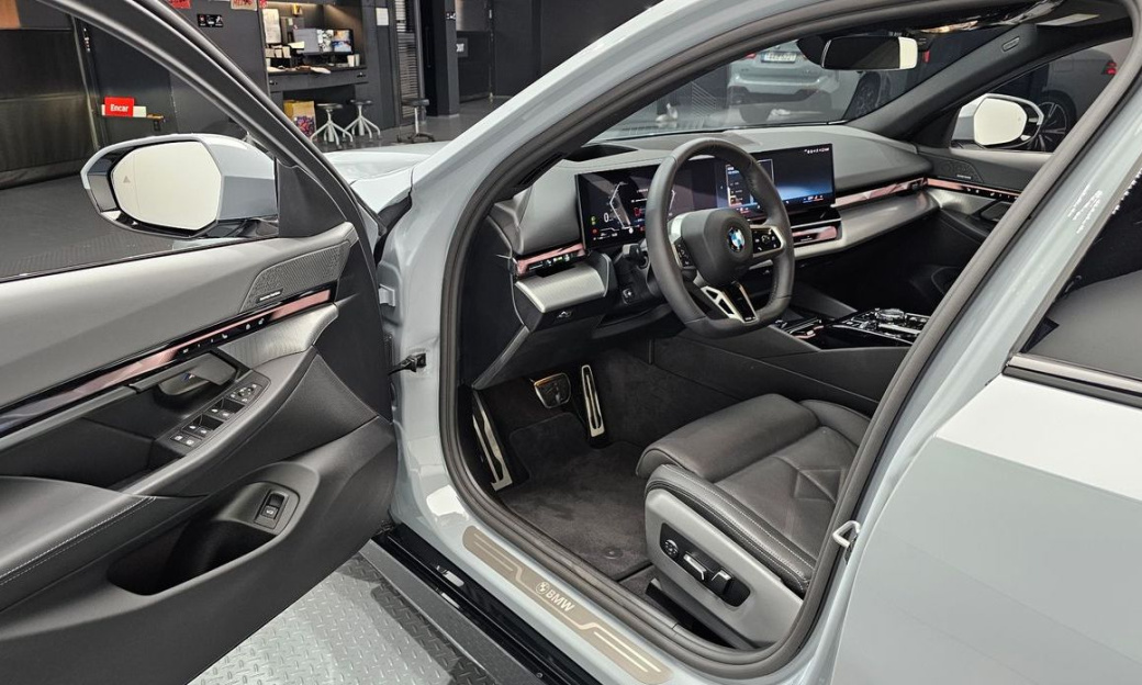 BMW 5-Series 530i xDrive M Sport, 2025