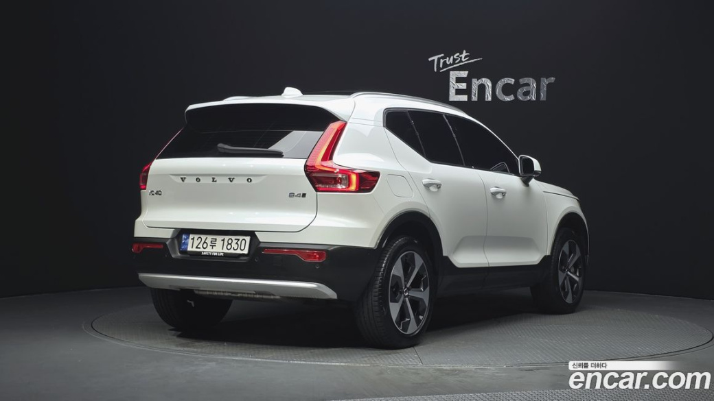 Volvo XC40 B4 Ultimate Bright, 2024