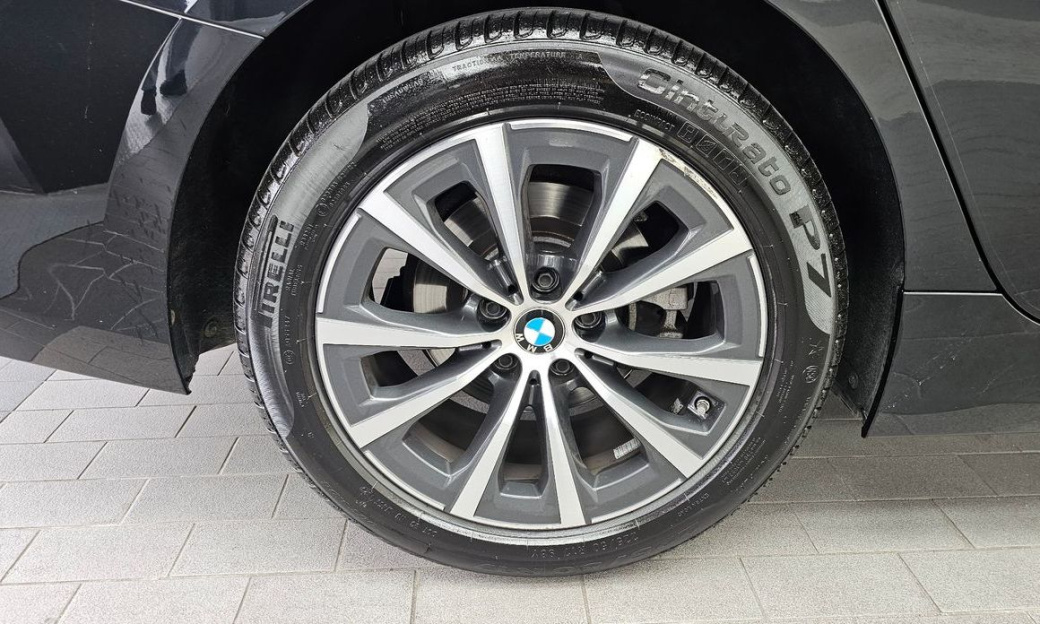 BMW 3-Series 320i, 2024