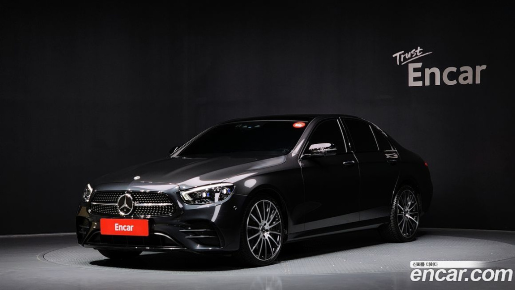 Mercedes-Benz E-Class E350 4MATIC AMG Line, 2023