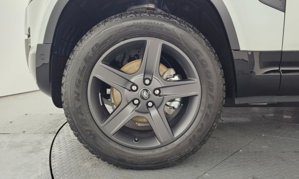 Land Rover Defender 90 D250 X-Dynamic SE, 2025