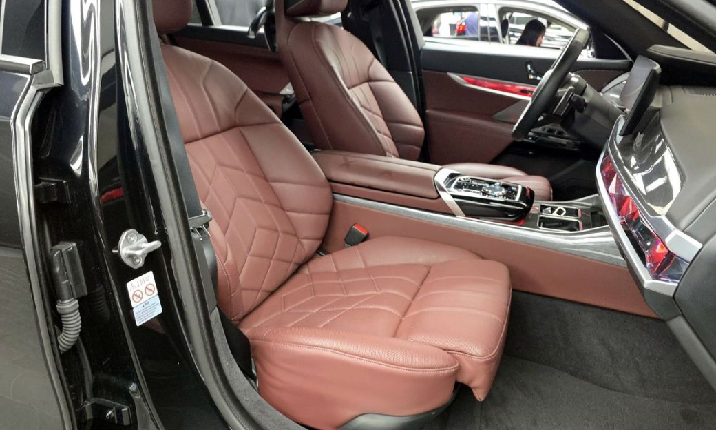 BMW 7-Series 740d xDrive M Sport, 2024