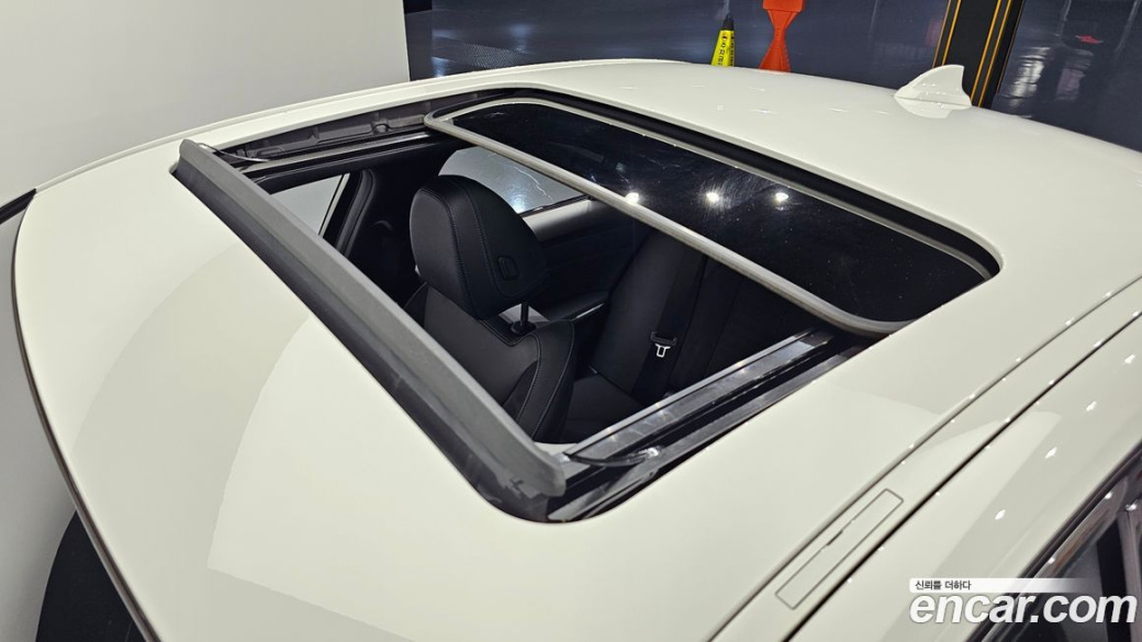 BMW 3-Series 320i M Sport, 2022