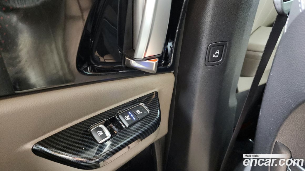 Kia Carnival 9-Seater Signature, 2024