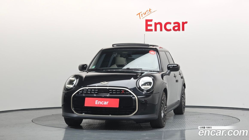 Mini Cooper 5 Door Favoured, 2025