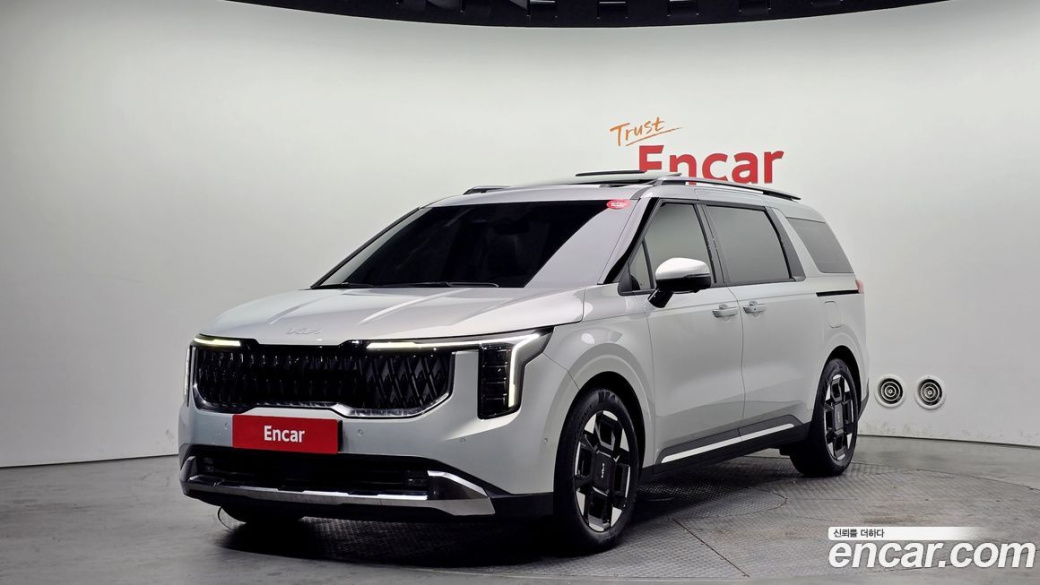 Kia Carnival 7-Seater Signature, 2024