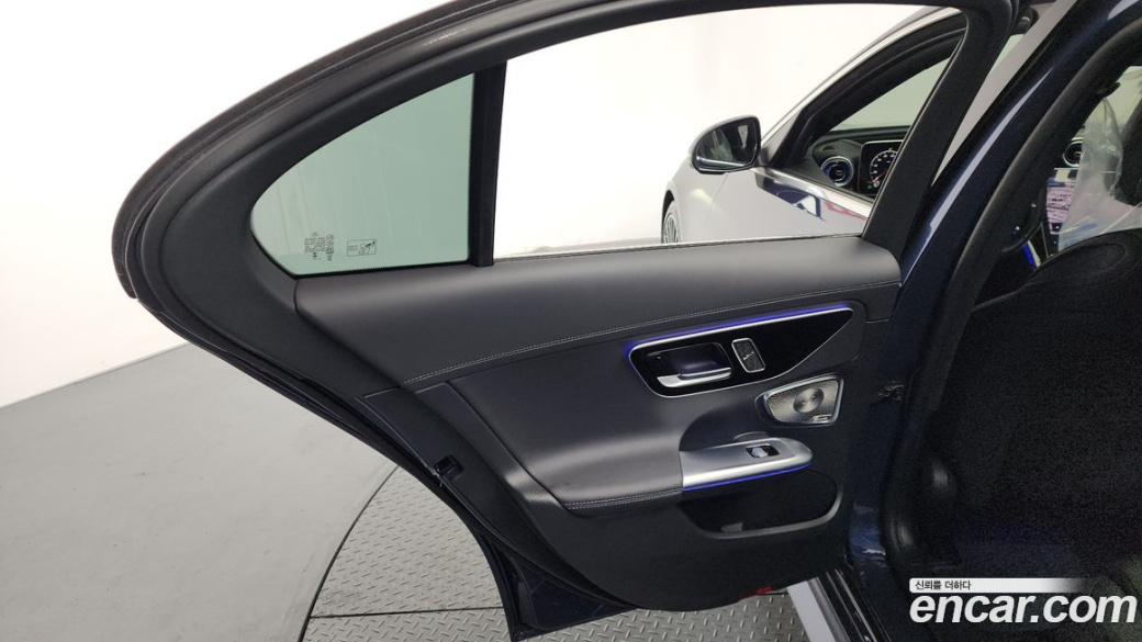 Mercedes-Benz C-Class C300 4MATIC AMG Line, 2024