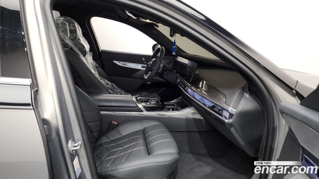 BMW 7-Series 740i xDrive M Sport, 2024