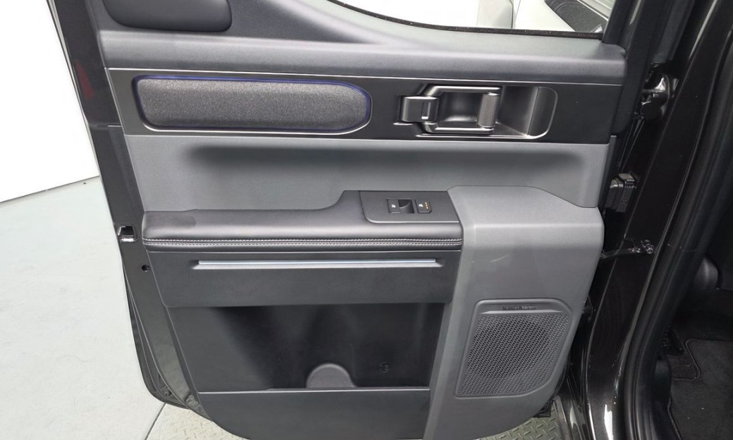 Kia Tasman 2.5T Gasoline 4WD, 2026