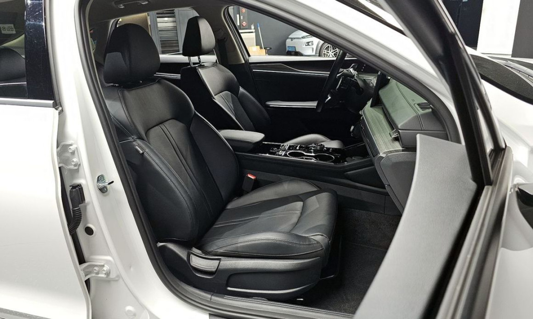 Kia K5 2.0, 2025