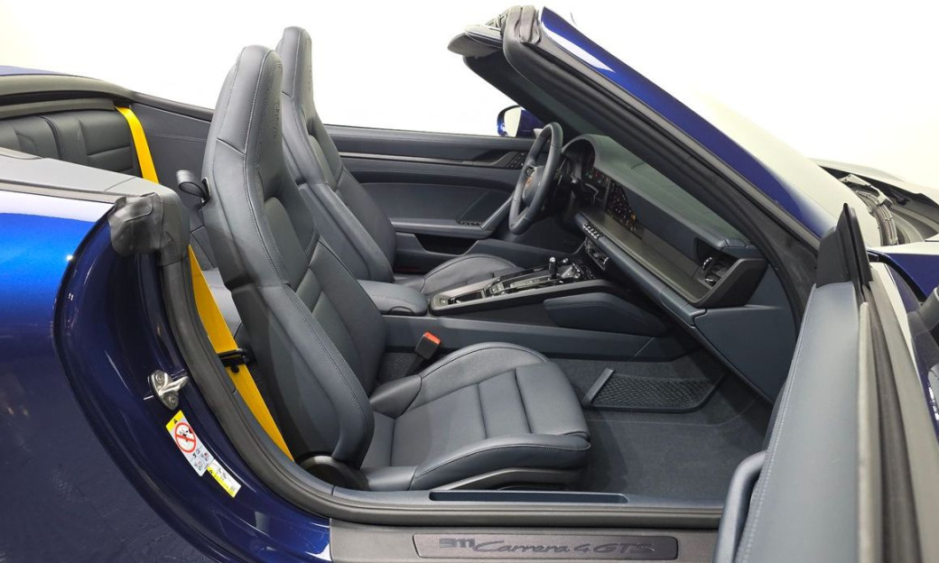 Porsche 911 Carrera 4 GTS Cabriolet, 2026
