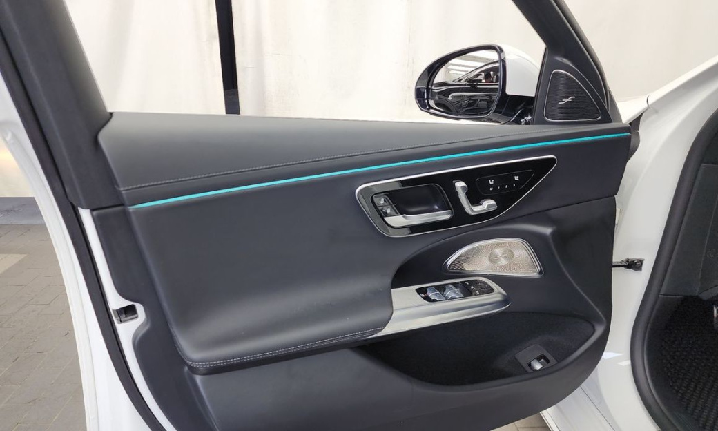 Mercedes-Benz E-Class E300 4MATIC AMG Line, 2024