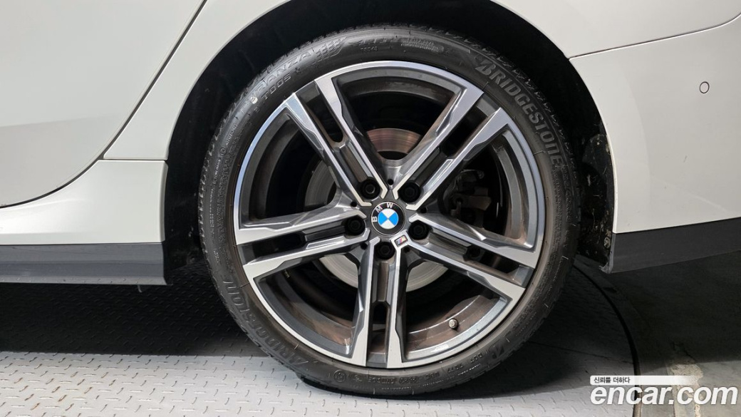 BMW 2-Series 220i M Sports, 2024