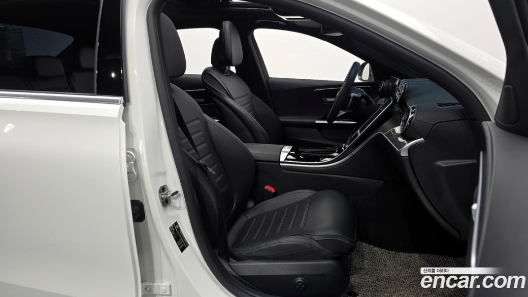 Mercedes-Benz C-Class C200 AMG Line, 2024