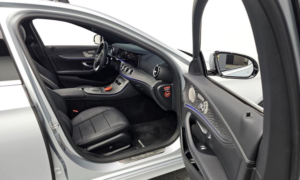 Mercedes-Benz E-Class E350 4MATIC AMG Line, 2022