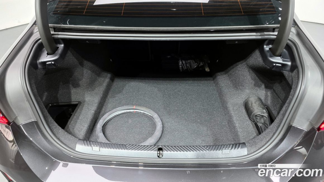 BMW 5-Series 520i M Sport, 2024
