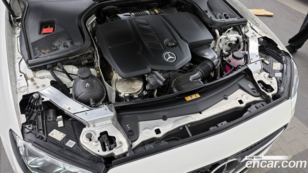 Mercedes-Benz E-Class E220d 4MATIC AMG Line, 2023