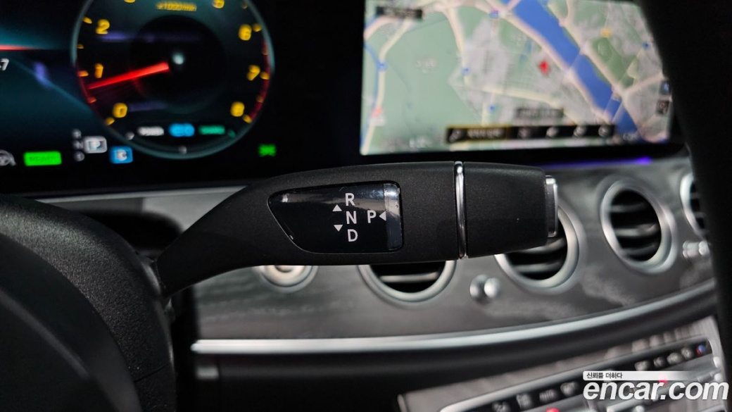 Mercedes-Benz E-Class E350 4MATIC AMG Line, 2023