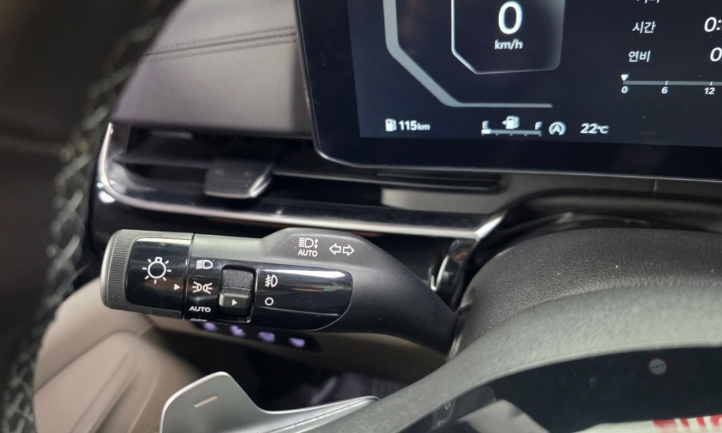 Kia Carnival 7-Seater Signature, 2024